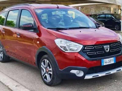 Usata Dacia Lodgy Stepway 116 CV (85 kW) 2019 Marrone Monovolume