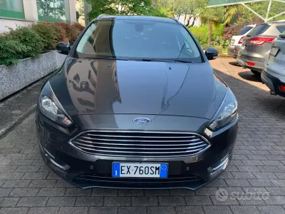 Usado Ford Focus Titanium X 120 CV (88 kW) 2014 Gris Familiar