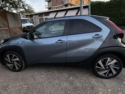Usata Toyota Aygo X Active 72 CV (52 kW) 2024 Blu/azzurro SUV
