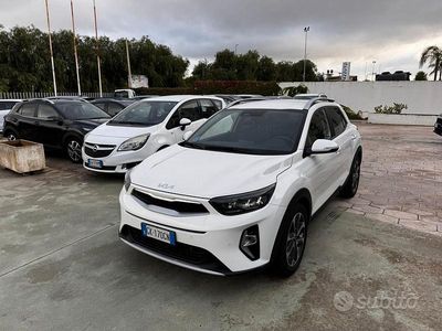 Usata Kia Stonic Style 100 CV (73 kW) 2023 Bianco SUV