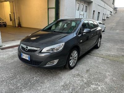 Usata Opel Astra Cosmo 110 CV (80 kW) 2012 Grigio Station wagon