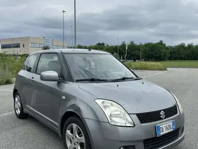 Usata Suzuki Swift 101 CV (74 kW) 2006 Grigio Utilitaria