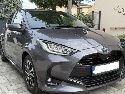 Usata Toyota Yaris Hybrid Trend 92 CV (67 kW) 2021 Berlina