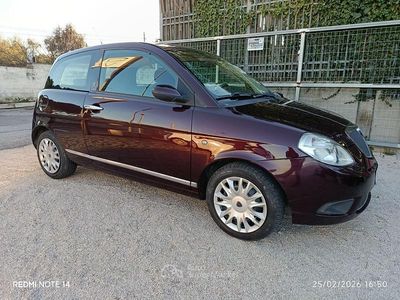 Usata Lancia Ypsilon 77 CV (56 kW) 2007 Viola Utilitaria