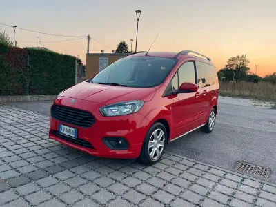 Usata Ford Tourneo Courier Sport 101 CV (74 kW) 2019 Rosso Monovolume