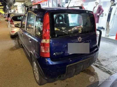 Usata Fiat Panda 4x4 Climbing 60 CV (44 kW) 2009 Bluazzurro Utilitaria