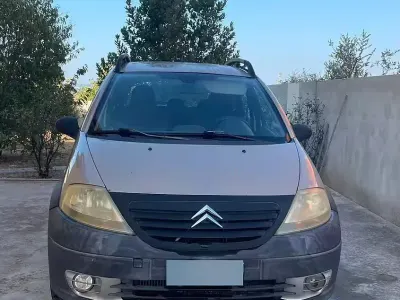 Usata Citroën C3 XTR 90 CV (66 kW) 2004 Marrone Berlina