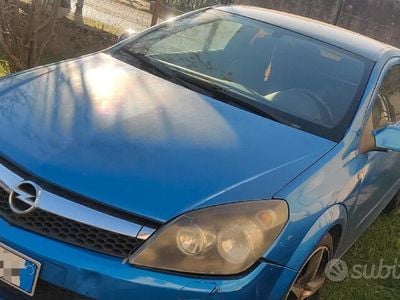 Usata Opel Astra 125 CV (91 kW) 2008 Blu Coupé
