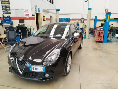 Usata Alfa Romeo Giulietta Super 175 CV (128 kW) 2016 Nero Utilitaria