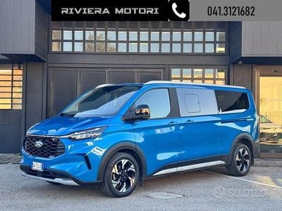Usata Ford Tourneo Active 170 CV (125 kW) 2024 Blu Monovolume