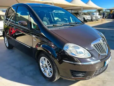 Usata Lancia Musa 90 CV (66 kW) 2008 Marrone Monovolume