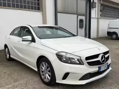 Usata Mercedes A180 Premium 109 CV (80 kW) 2017 Bianco Berlina