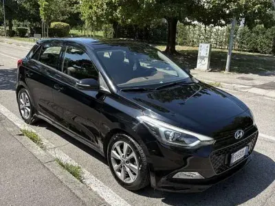 Usata Hyundai i20 75 CV (55 kW) 2015 Nero Utilitaria