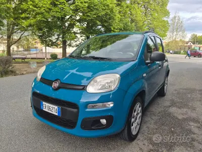 Usata Fiat Panda Lounge 85 CV (62 kW) 2015 Bluazzurro Utilitaria