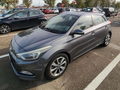 Usata Hyundai i20 Comfort 75 CV (55 kW) 2015 Grigio Utilitaria