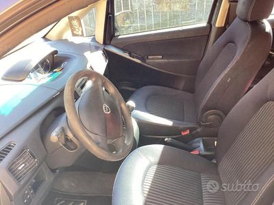 Usata Lancia Musa 95 CV (69 kW) 2012 Grigio Monovolume