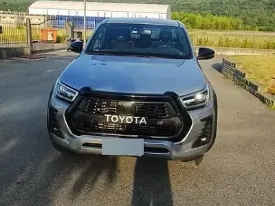 Usata Toyota HiLux Sport 204 CV (150 kW) 2024 Grigio Pick-up