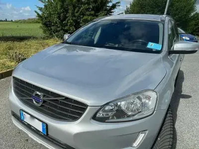 Usado Volvo XC60 Ocean Race 190 HP (139 kW) 2015 Prateado SUV