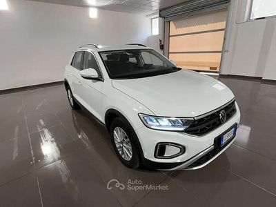 Usata VW T-Roc Life 110 CV (80 kW) 2022 Bianco SUV