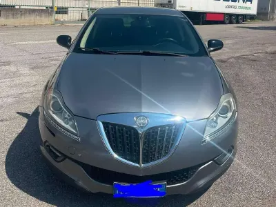 Usata Lancia Delta 150 CV (110 kW) 2008 Argento Utilitaria