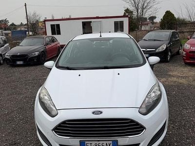 Usata Ford Fiesta Titanium 80 CV (58 kW) 2013 Bianco Utilitaria