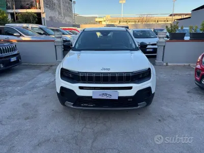 Käytetty Jeep Avenger Altitude 101 HP (74 kW) 2023 Valkoinen Katumaasturi