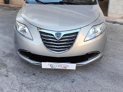 Usata Lancia Ypsilon Gold 95 CV (69 kW) 2015 Grigio Utilitaria