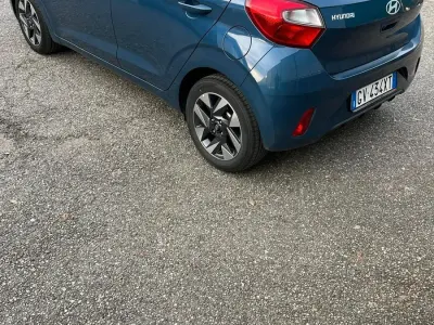 Usata Hyundai i10 63 CV (46 kW) 2024 Blu Utilitaria