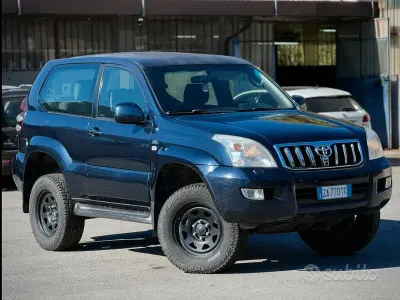 Second-hand Toyota Land Cruiser Sol 166 CP (122 kW) 2005 Albastru SUV