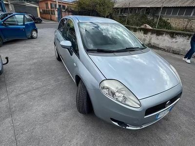 Usata Fiat Grande Punto 75 CV (55 kW) 2006 Grigio Utilitaria