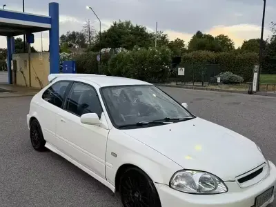 Usata Honda Civic 114 CV (83 kW) 1995 Bianco Utilitaria
