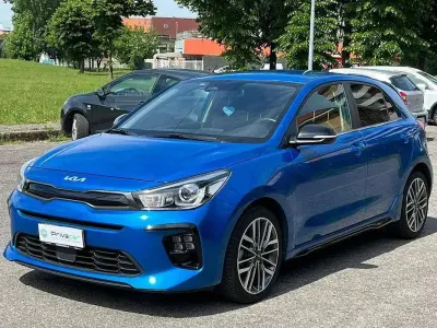 Usata Kia Rio GT-Line 101 CV (74 kW) 2021 Blu/azzurro Berlina
