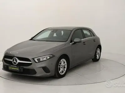 Begagnad Mercedes A180 Business 116 HK (85 kW) 2019 Grå Sedan
