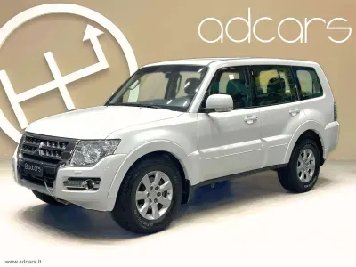 Usata Mitsubishi Pajero Intense 190 CV (139 kW) 2016 Bianco SUV