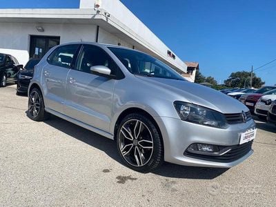 Begagnad VW Polo Comfortline 90 HK (66 kW) 2017 Silver Sedan