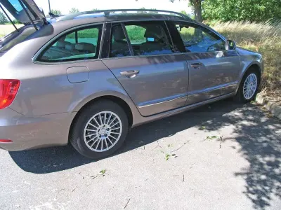 Usata Skoda Superb Elegance 170 CV (125 kW) 2010 Grigio Station wagon