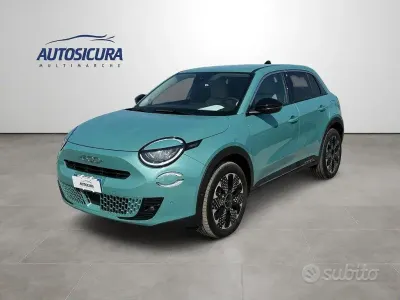 Usata Fiat 600 La Prima 101 CV (74 kW) 2025 Blu SUV