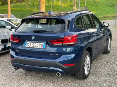 Begagnad BMW X1 Advantage 150 HK (110 kW) 2022 Blå SUV