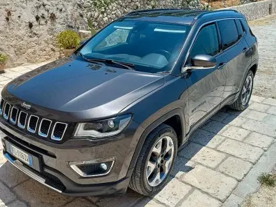 Usata Jeep Compass 120 CV (88 kW) 2017 Giallo SUV