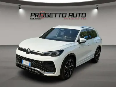 Usata VW Tiguan R-line 150 CV (110 kW) 2024 Bianco SUV