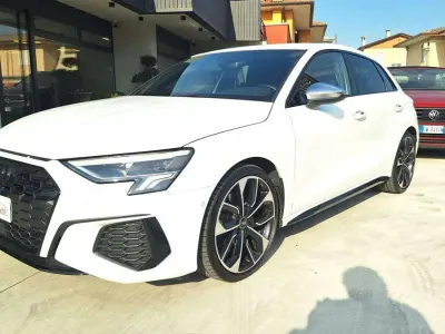 Usata Audi S3 Sport 310 CV (228 kW) 2022 Bianco pastello Berlina