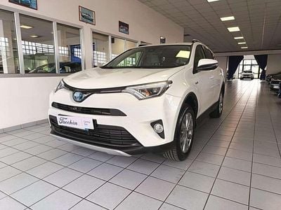 Begagnad Toyota RAV4 Hybrid Lounge 155 HK (114 kW) 2016 Vit SUV