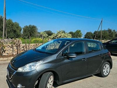 Usata Peugeot 208 68 CV (50 kW) 2015 Grigio Utilitaria