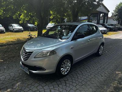 Usata Lancia Ypsilon Silver 95 CV (69 kW) 2011 Argento Utilitaria