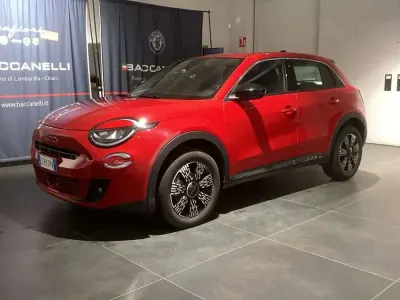 Usata Fiat 600 145 CV (106 kW) 2025 Rosso SUV