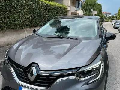 Usata Renault Captur Techno 101 CV (74 kW) 2023 Grigio SUV