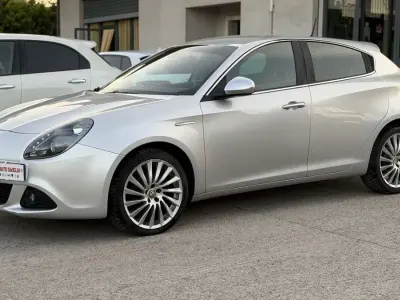 Usata Alfa Romeo Giulietta Distinctive 105 CV (77 kW) 2012 Other Utilitaria