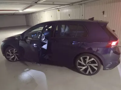 Usata VW Golf VIII R-line 150 CV (110 kW) 2022 Blu/azzurro Berlina