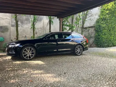 Begagnad Volvo V90 Business Edition 150 HK (110 kW) 2020 Svart Kombi