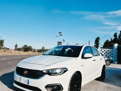 Usata Fiat Tipo Lounge 95 CV (69 kW) 2018 Bianco Berlina